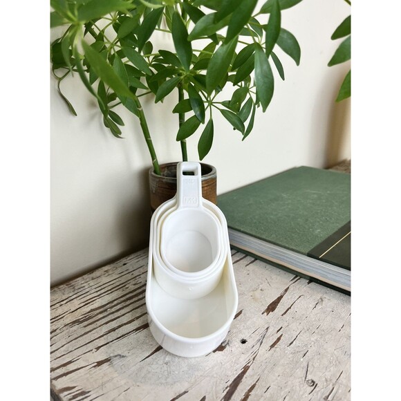 Vintage MK White Nesting Measuring Cups / Taiwan / Retro Kitchen / Country - Picture 5 of 6